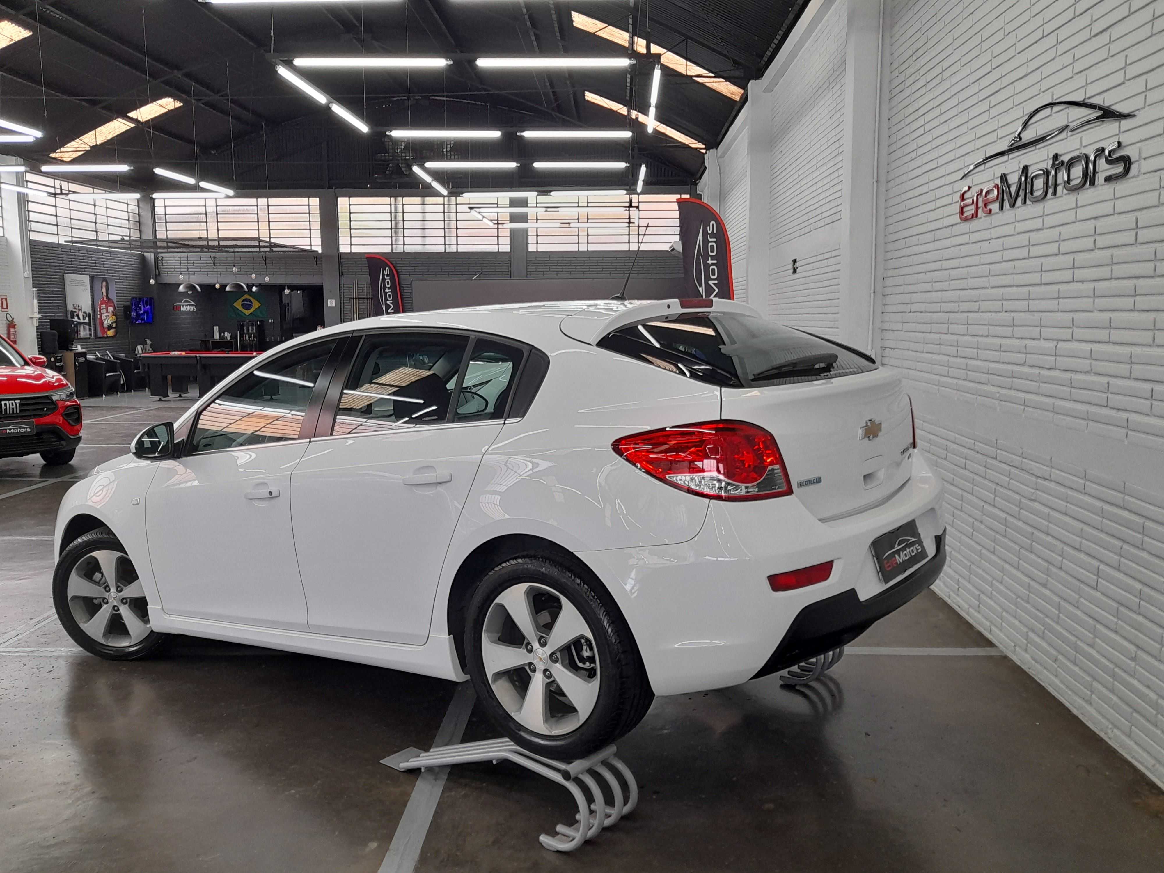 CRUZE HB LT 1.8