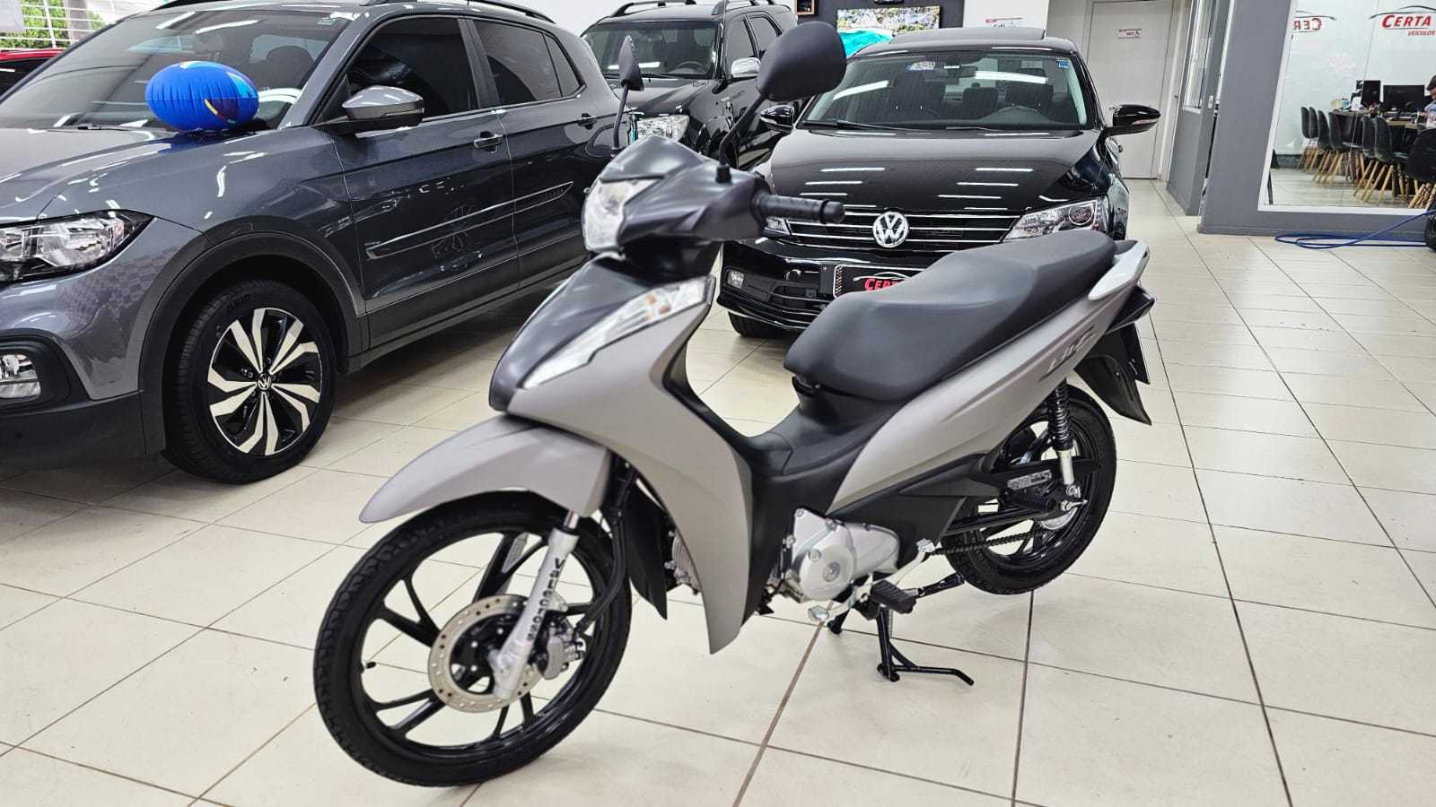 BIZ 125 ÚNICA DONA 1.000 KM