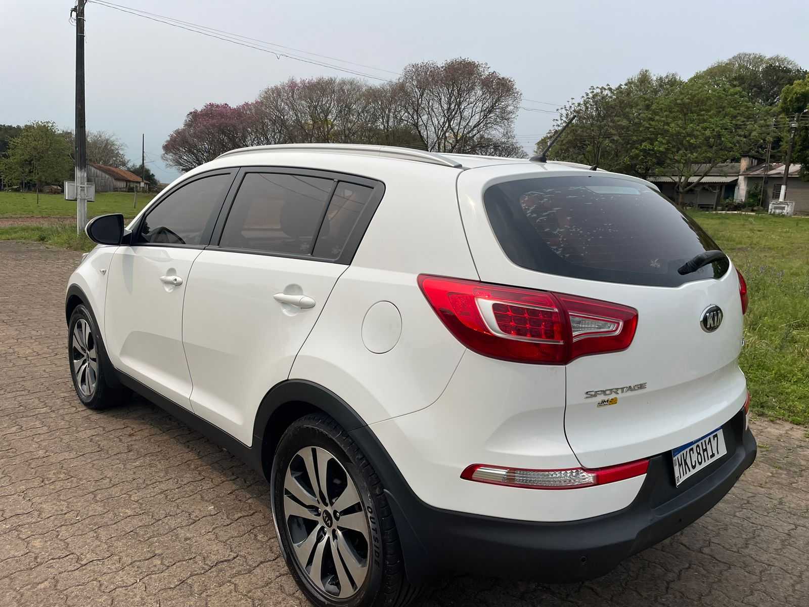 KIA SPORTAGE LX 2.0 AT