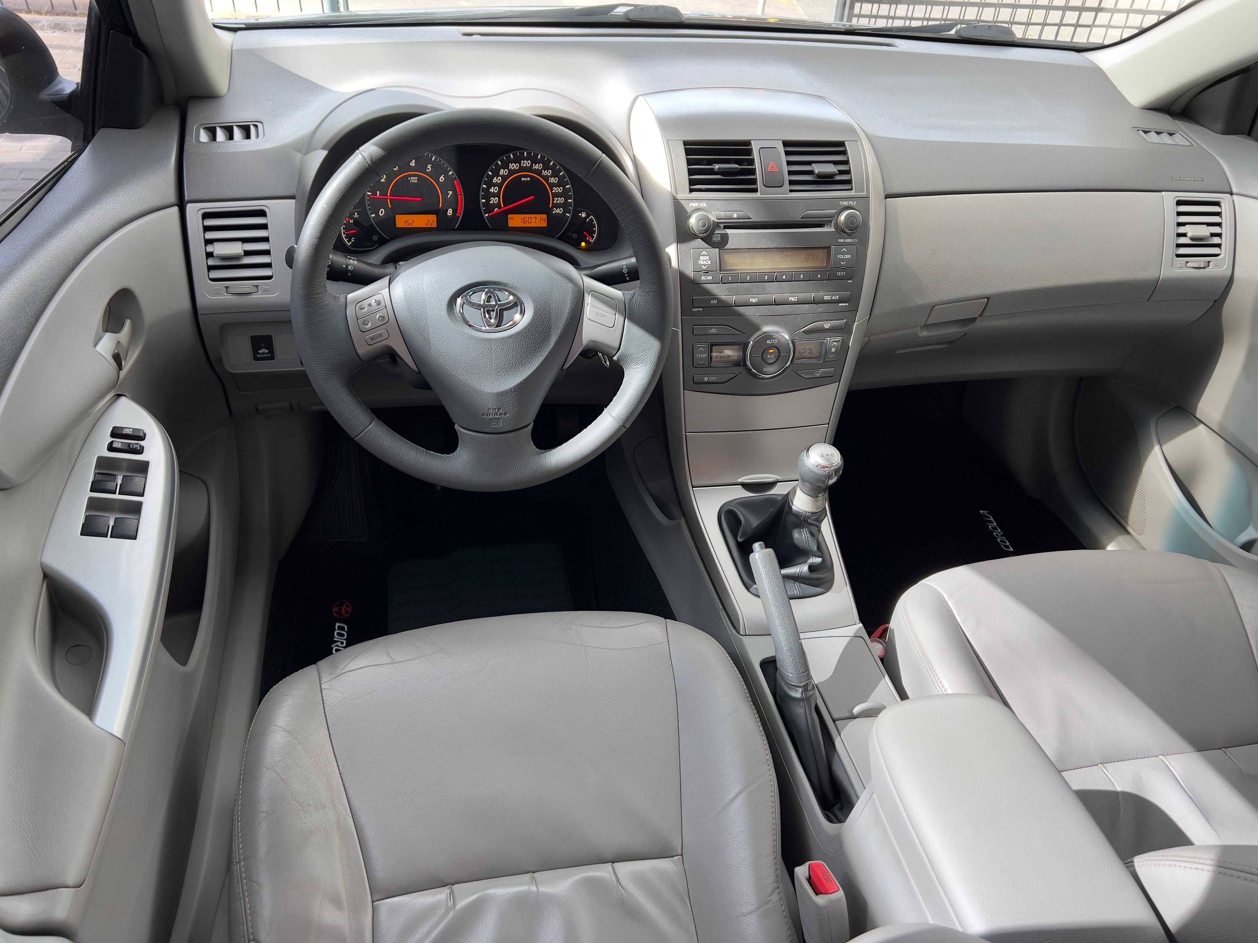 COROLLA XEI 1.8 / MANUAL