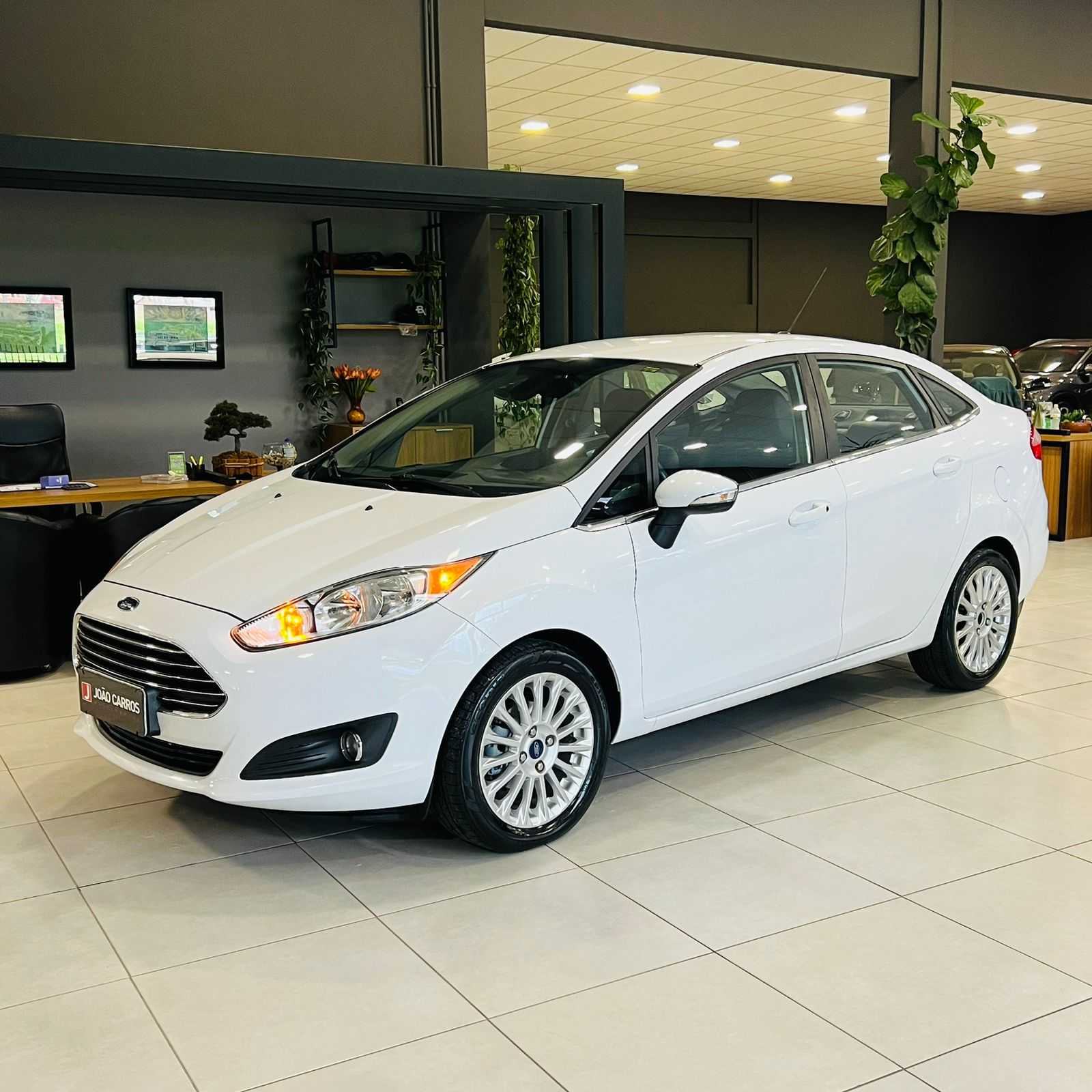 FIESTA SEDAN TITANIUM 1.6 AUT