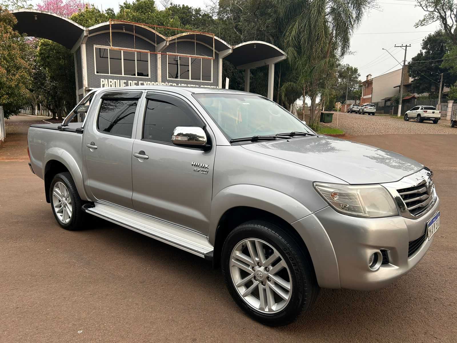 HILUX CD SRV 4X2 2.7