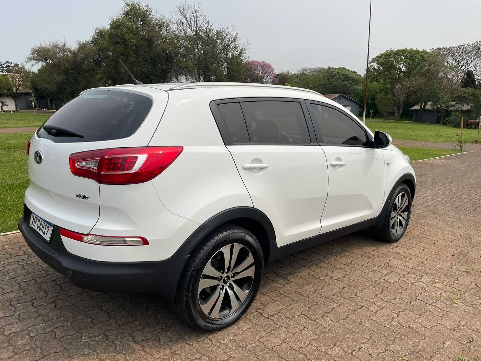 KIA SPORTAGE LX 2.0 AT