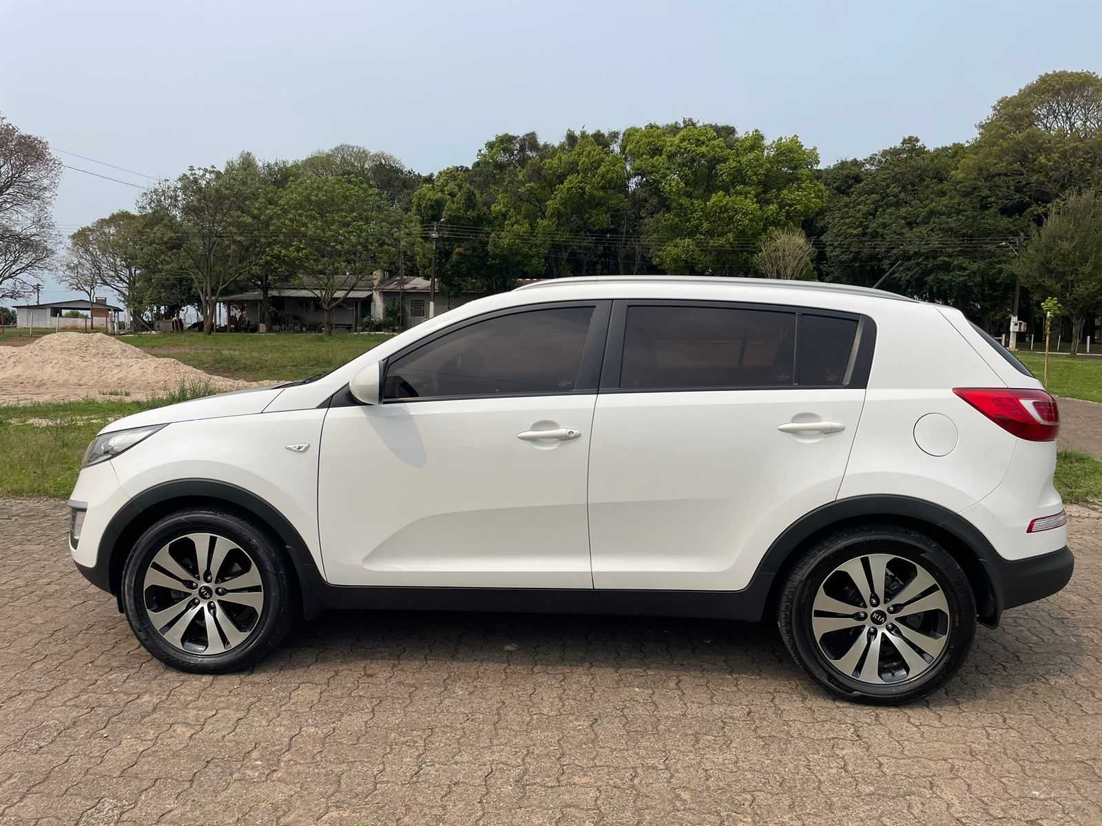 KIA SPORTAGE LX 2.0 AT