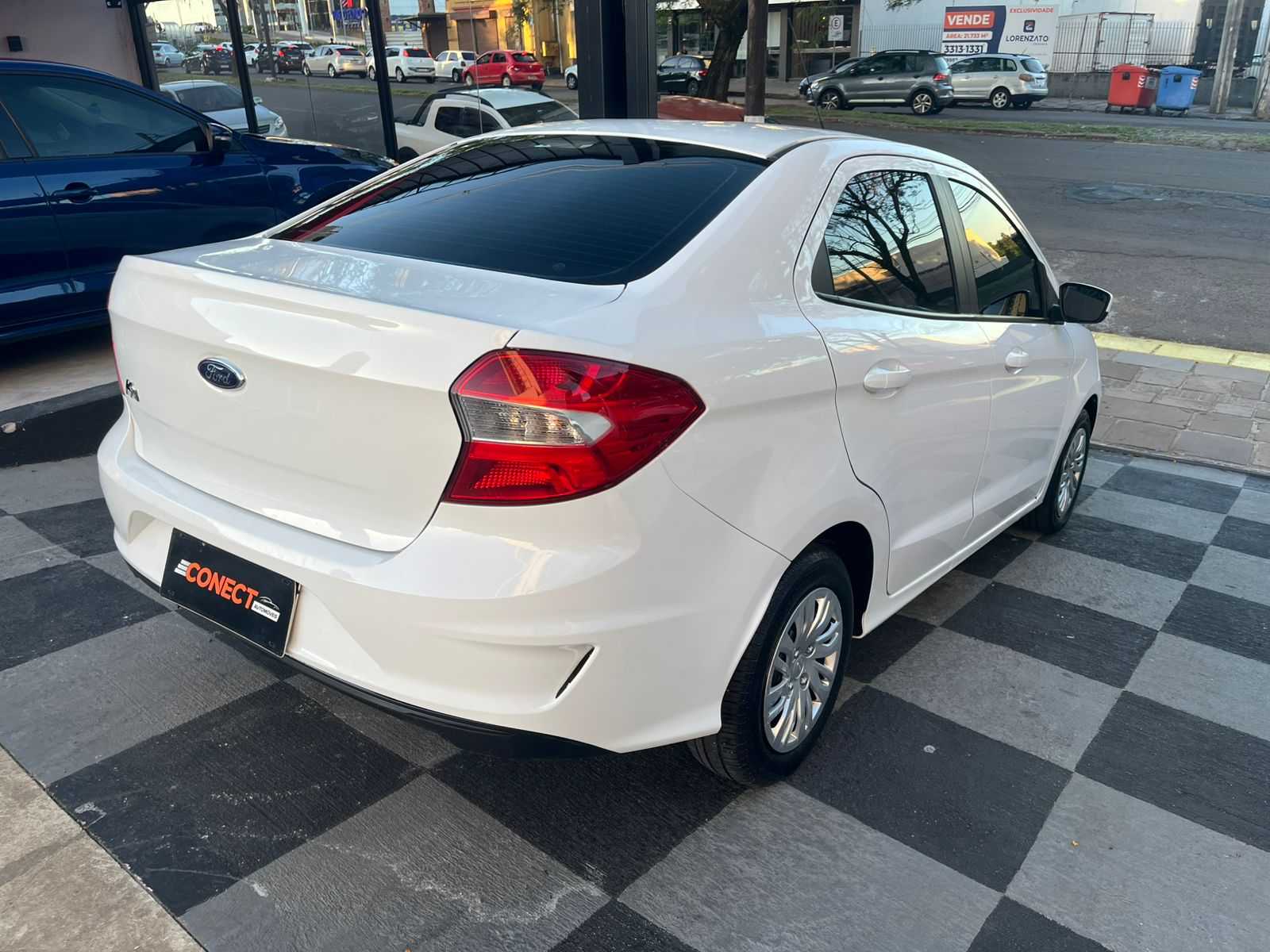 KA SEDAN 1.0 SE