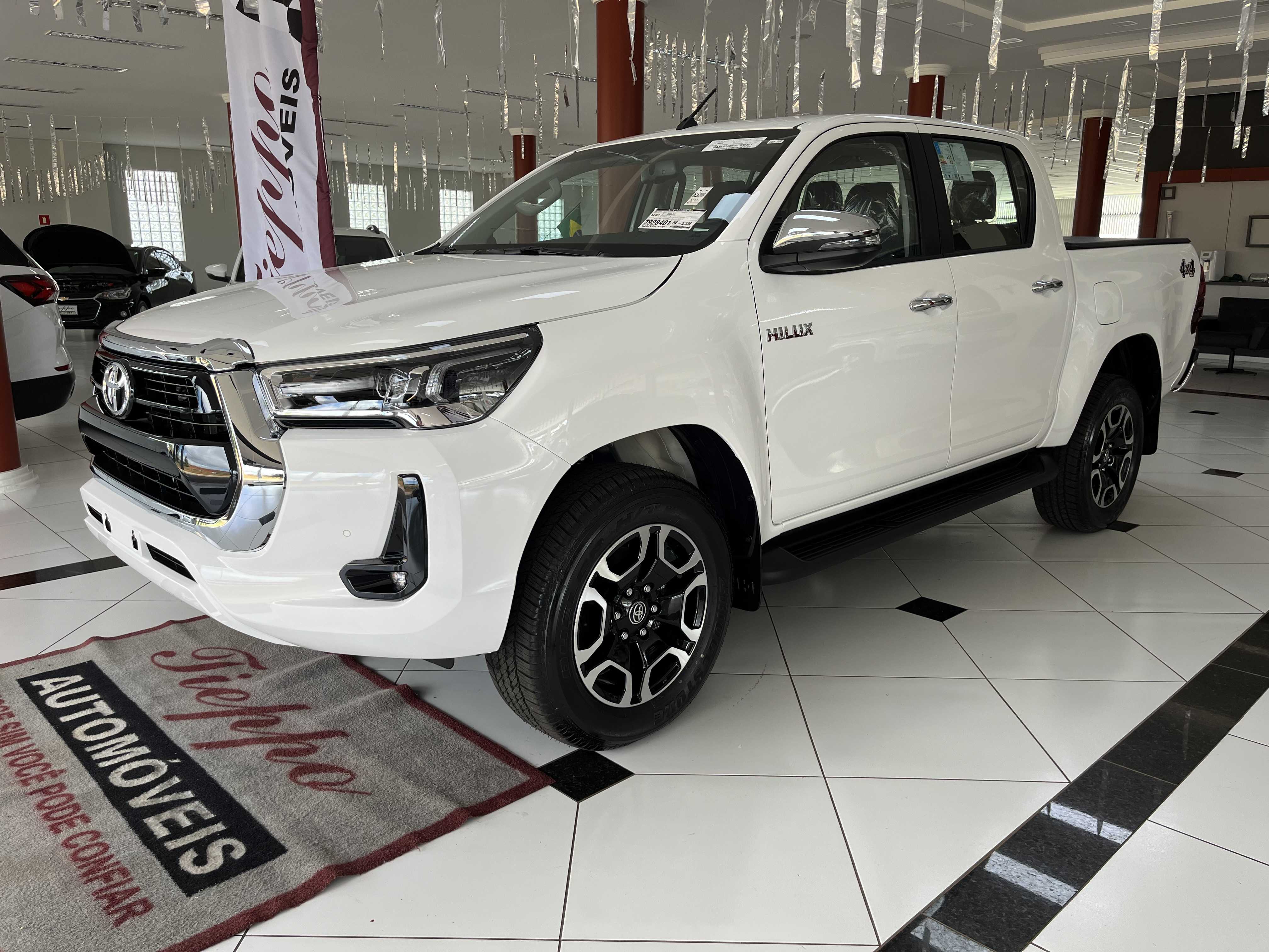 HILUX SRV LED 0KM 4X4 DIESEL