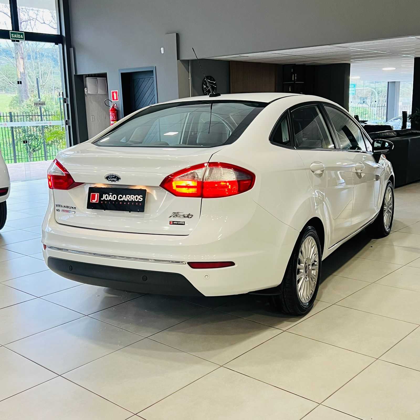 FIESTA SEDAN TITANIUM 1.6 AUT