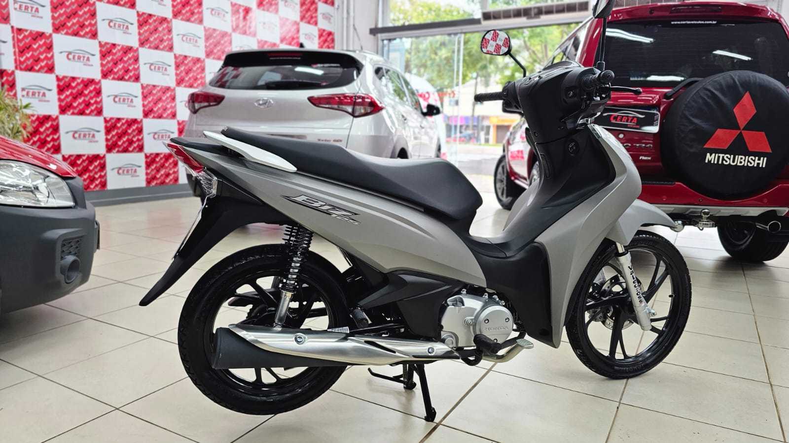 BIZ 125 ÚNICA DONA 1.000 KM