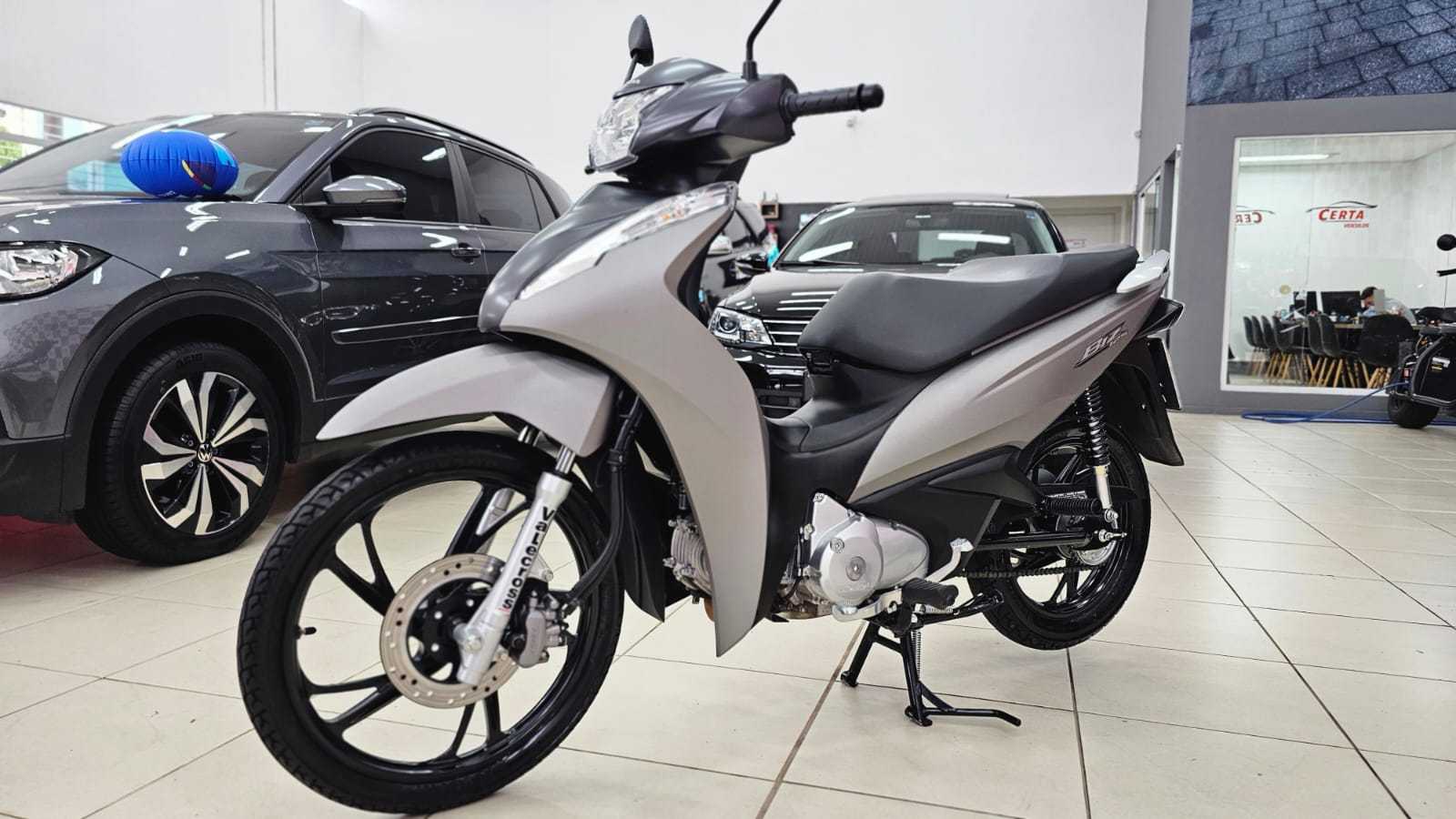 BIZ 125 ÚNICA DONA 1.000 KM