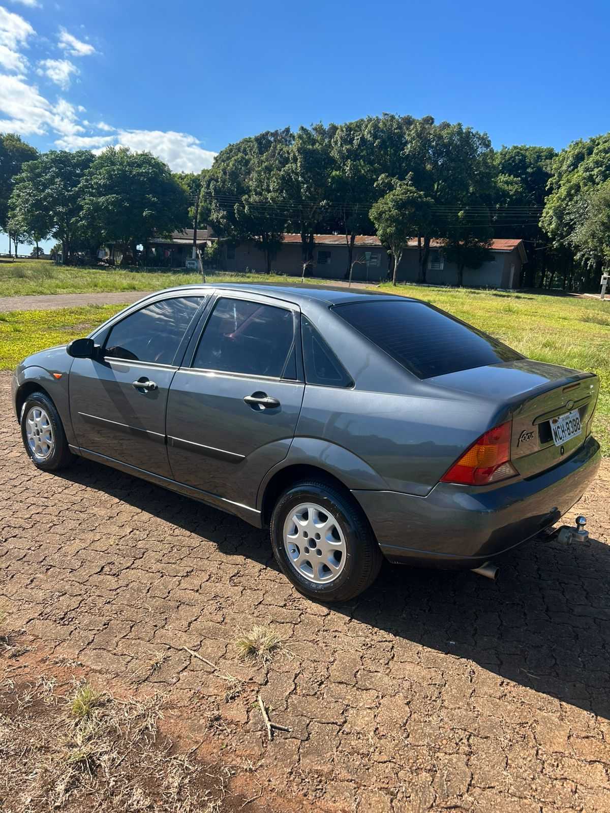 FOCUS SEDAN 2.0