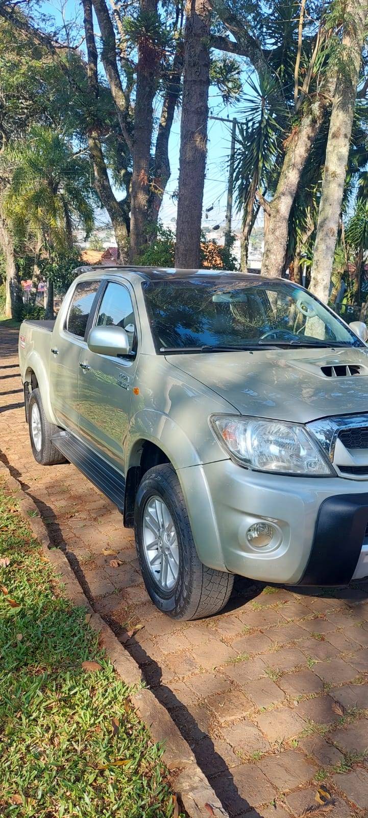 HILUX