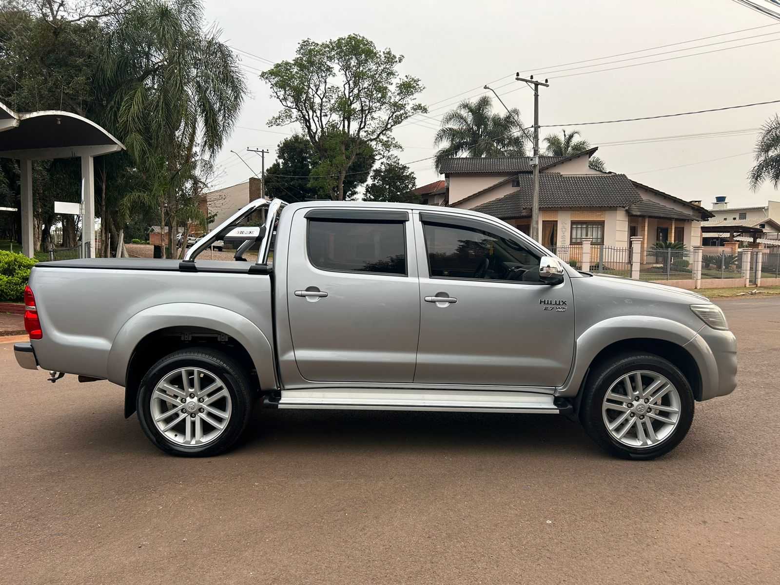 HILUX CD SRV 4X2 2.7