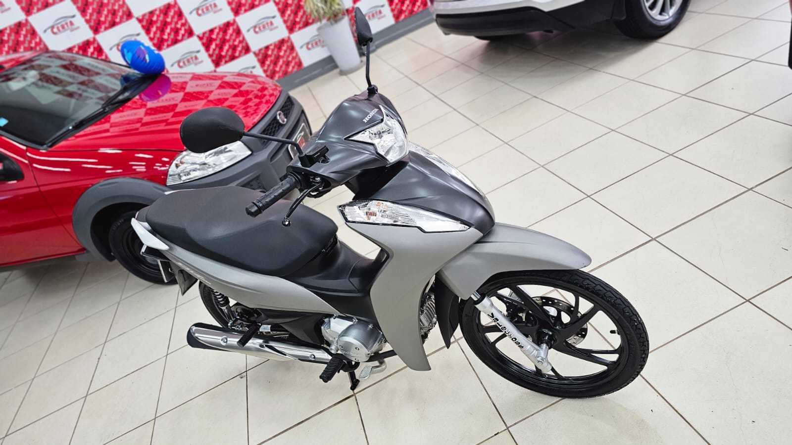 BIZ 125 ÚNICA DONA 1.000 KM