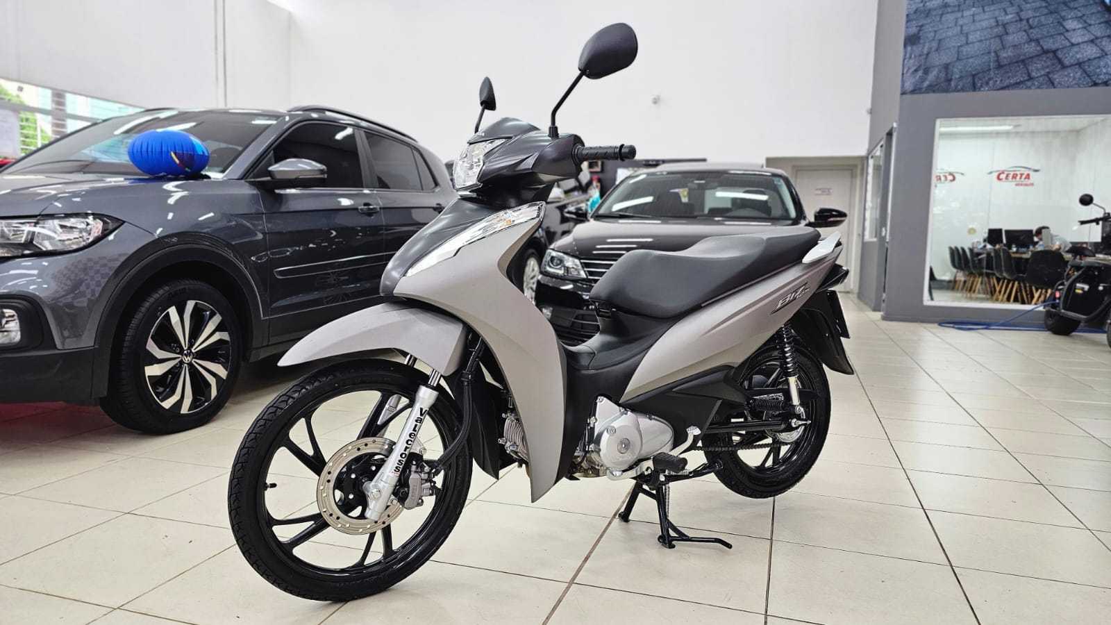 BIZ 125 ÚNICA DONA 1.000 KM