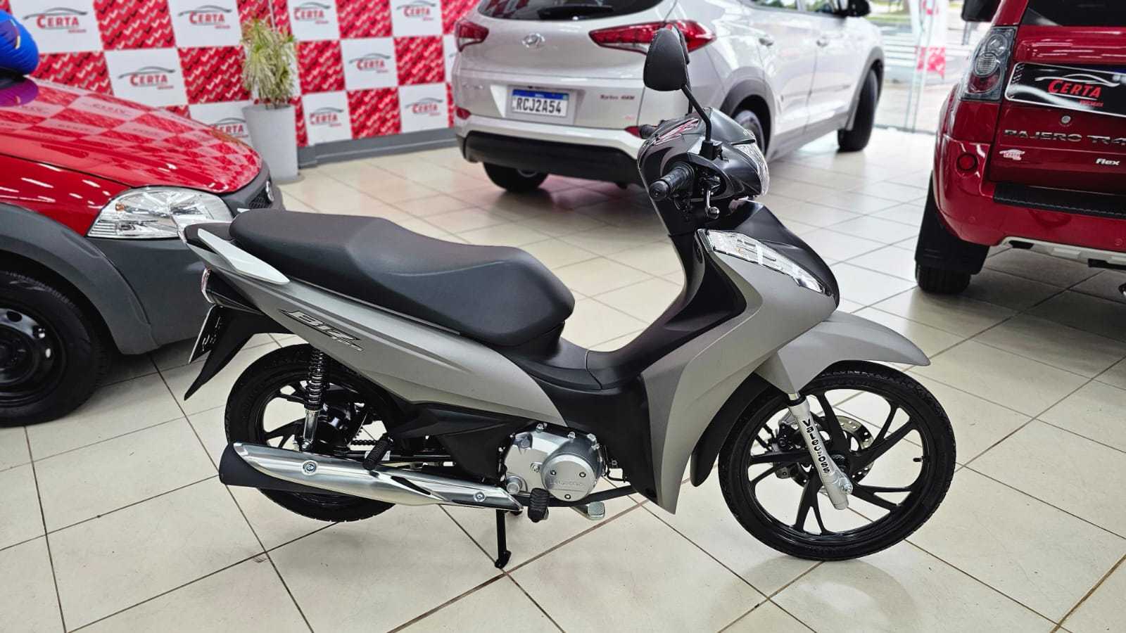 BIZ 125 ÚNICA DONA 1.000 KM