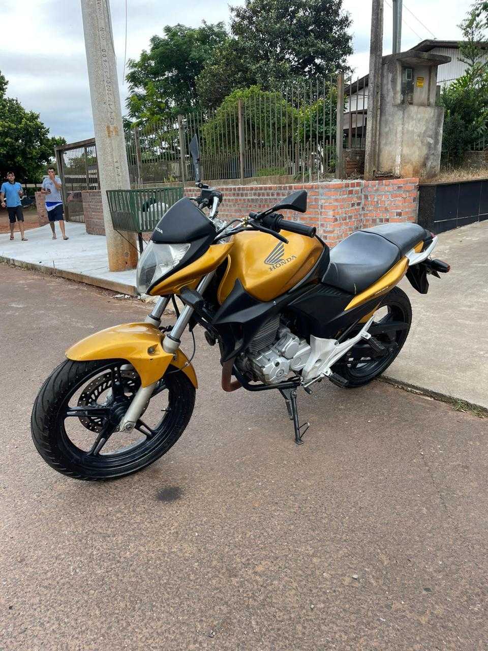 CB 300 R - 2010