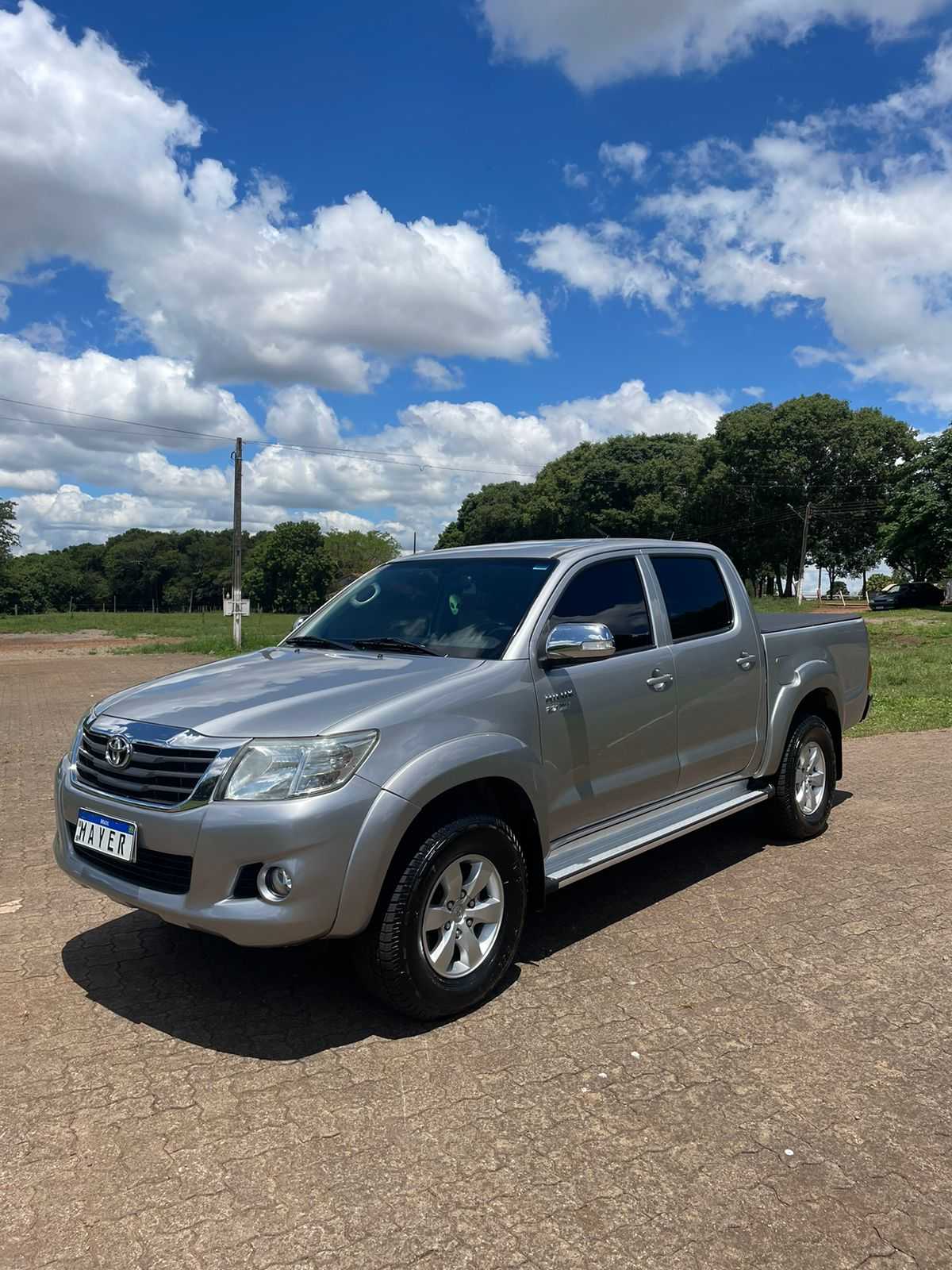 HILUX CD SRV - 2015